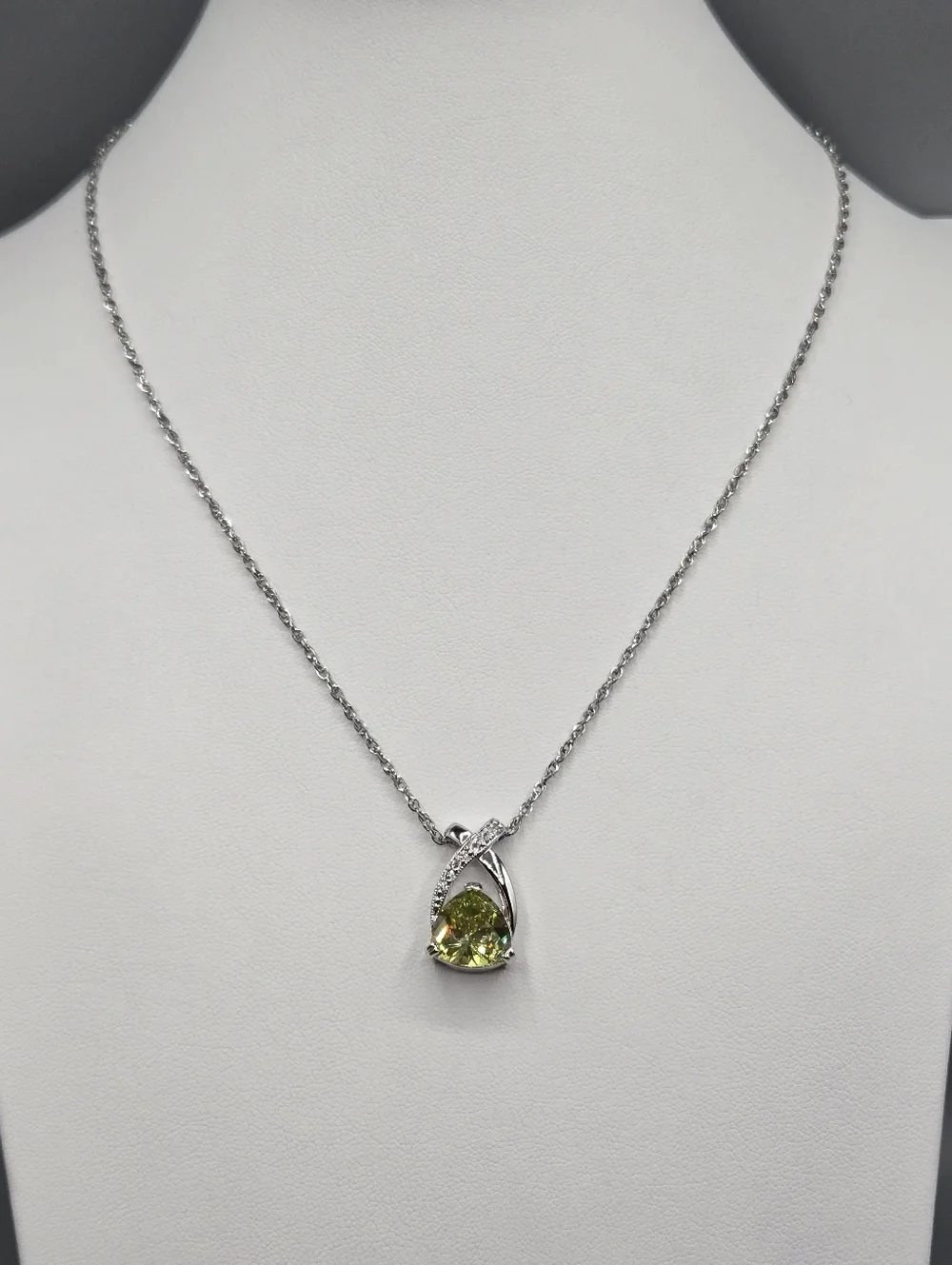 Swarovski Crystal Elements Silver Statement Necklace Yellow Green 18-20 inch